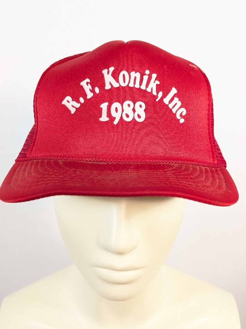 R. F. Konik red hat